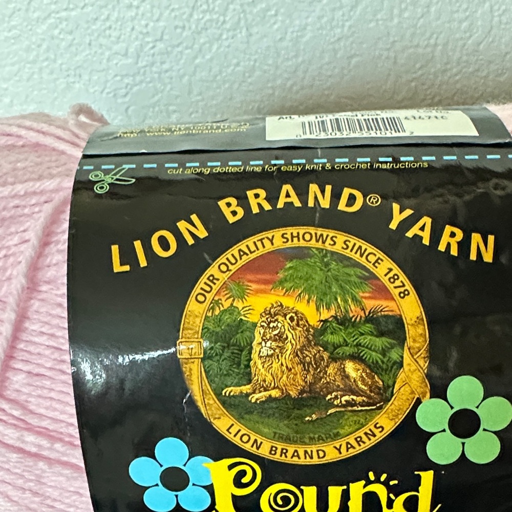 Pound of Love Baby Pink Yarn - Soft Acrylic Skein Lion Brand - Picture 2 of 5